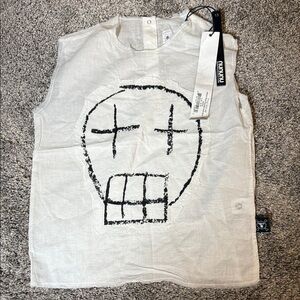 nununu White Sleeveless Top with Black Skull Graphic  Youth size 6-7  Tank Top
